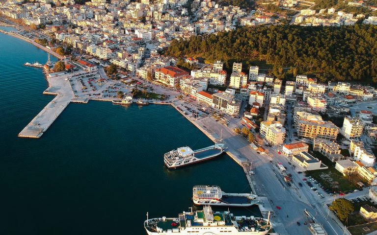 Τα λιμάνια μας δεν είναι στρατηγικής σημασίας για τη χώρα; Γιατί τα ξεπουλάμε ειδικά τώρα που η Ε.Ε είναι σε κατάσταση… ημιδιάλυσης και η σχέσεις με την Τουρκία έχουν ενταθεί;
