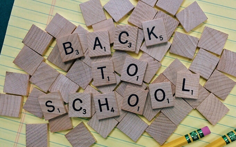 Επιστρέφουν στα… θρανία δημοσιογράφοι, δικαστικοί και καθηγητές