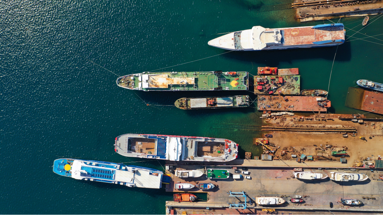 Τα ναυπηγεία Ελευσίνας, οι συγκρούσεις των μετόχων, οι φρεγάτες και η εμπλοκή του αμερικανικού ταμείου
