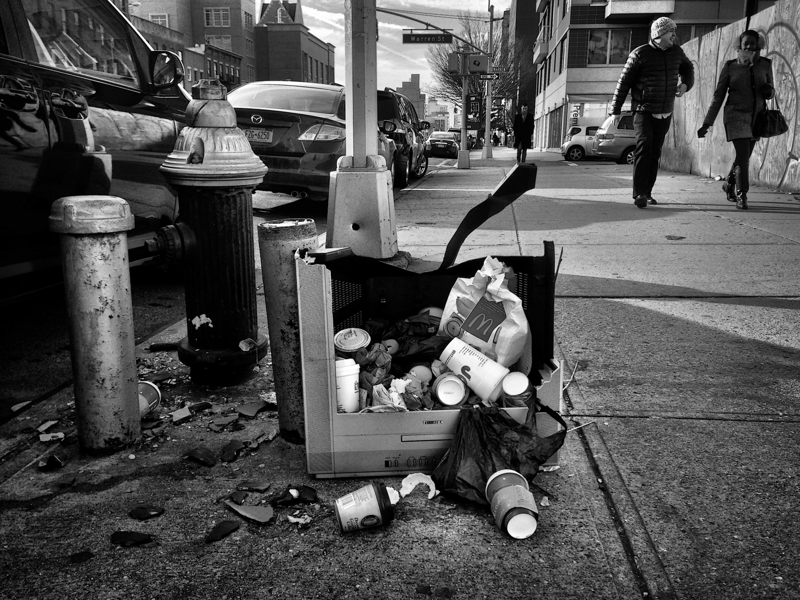 Βασιλική Σουλαδάκη: Μέσα μαζικής ενημέρωσης και τηλεοπτικά σκουπίδια