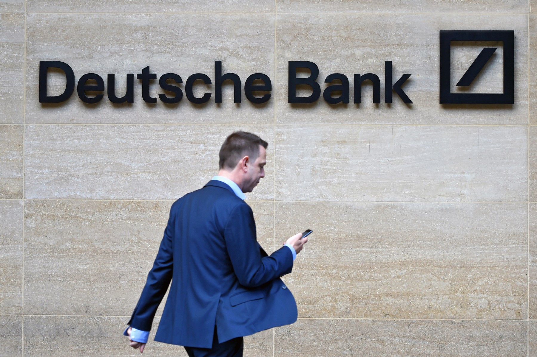 Deutsche Bank: Αυξάνει τις τιμές – στόχους για τις ελληνικές τράπεζες