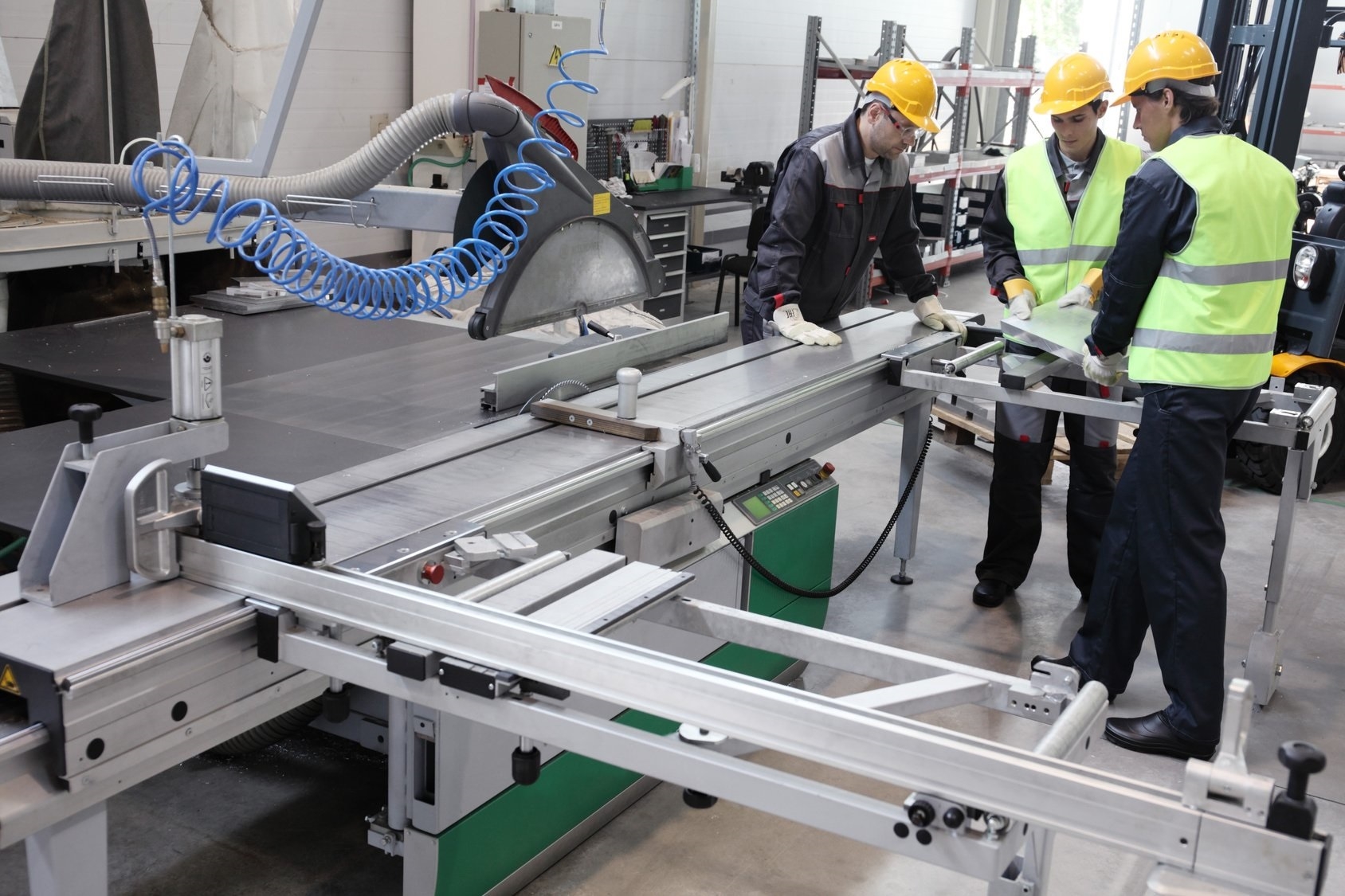 ΕΛΣΤΑΤ: Ανοδος της βιομηχανικής παραγωγής τον Ιούλιο