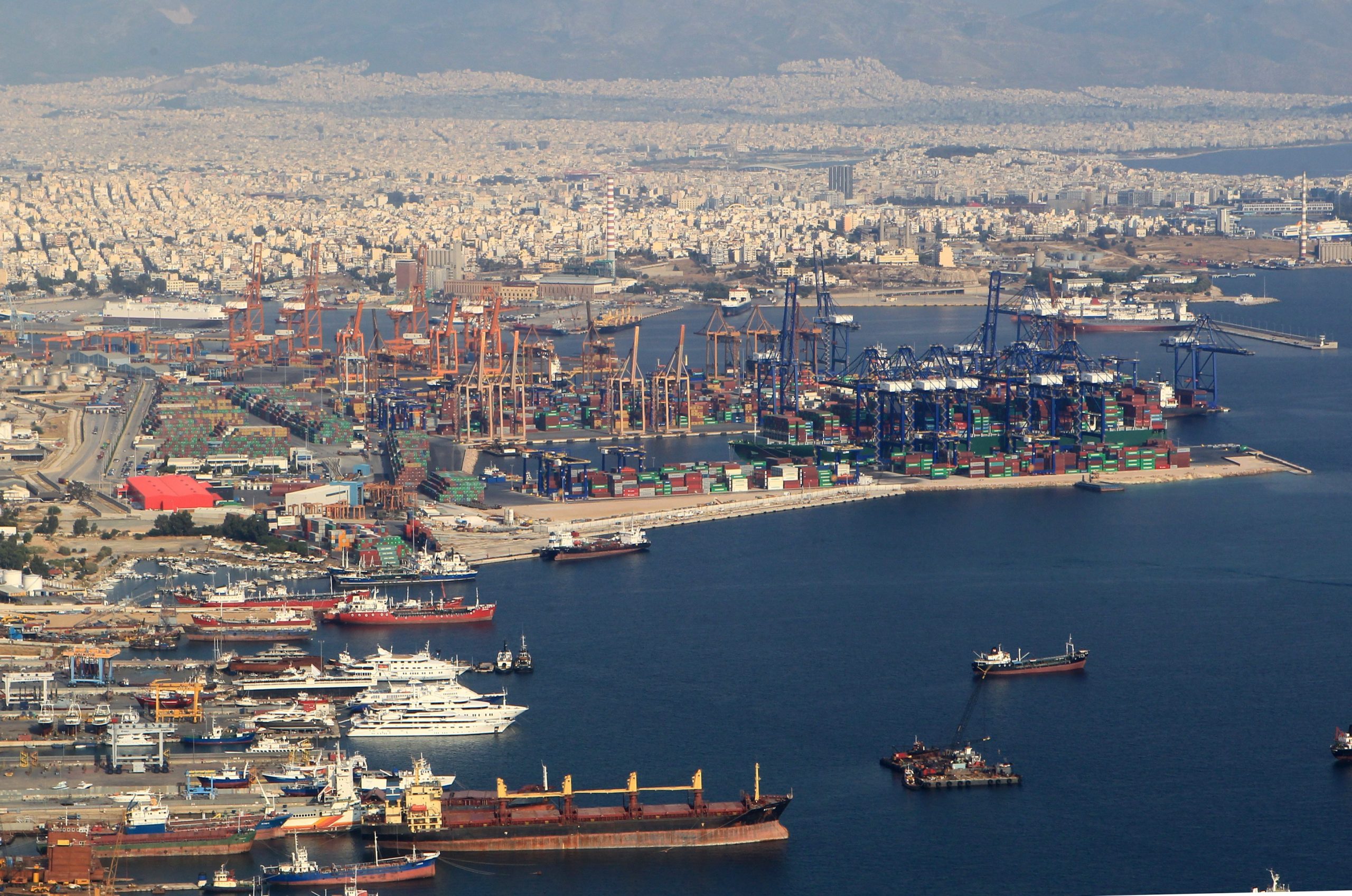 Στον «πάγο» οι επενδύσεις στον ΟΛΠ