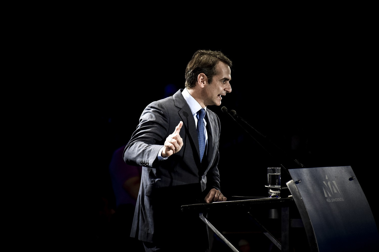 Μητσοτάκης: «Η κυβέρνηση θυμίζει παρακμιακό θίασο»