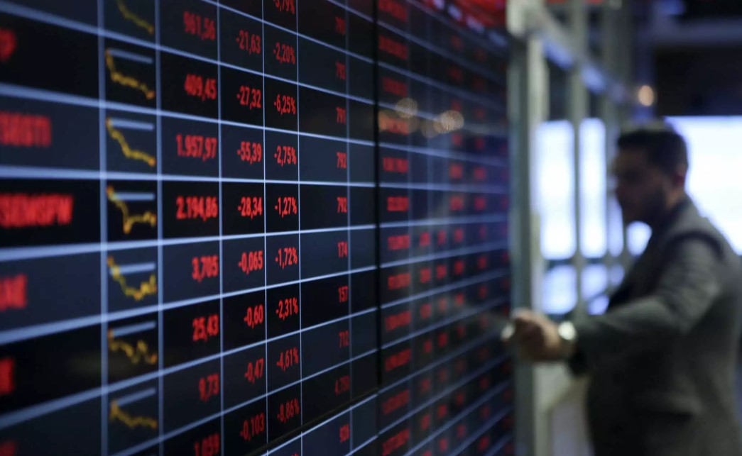 Χάνει και τις 800 μονάδες το Χρηματιστήριο