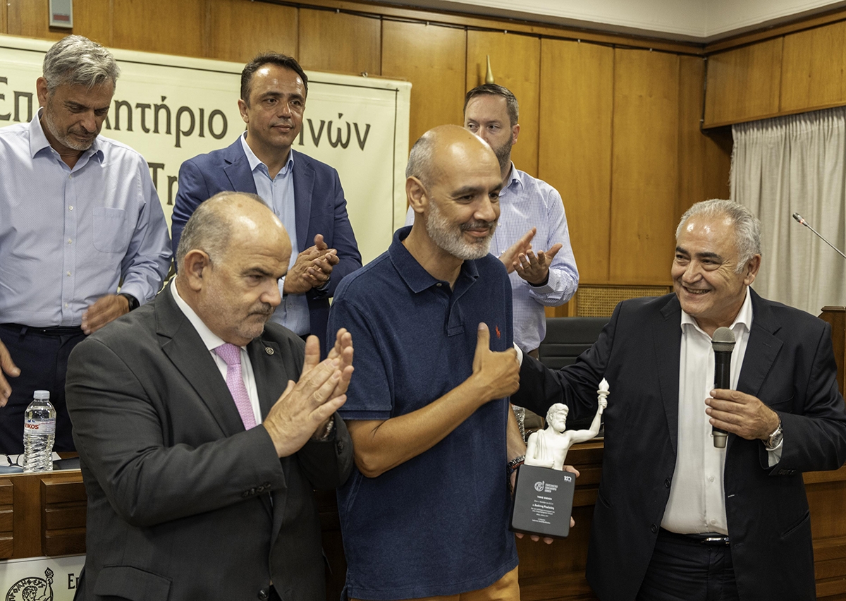 Άννα Καραμανλή στο ΔΣ του ΕΕΑ: Στροφή σε νέες τουριστικές αγορές – Συγκίνηση για τη βράβευση Γ. Ρεκλείτη και ενημέρωση των μελών για επίκαιρα θέματα του επιχειρείν