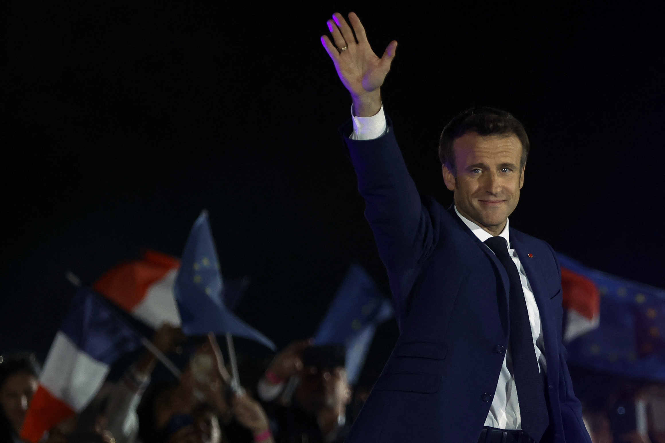 Τα ελληνικά κόμματα σχολιάζουν τη νίκη Μακρόν