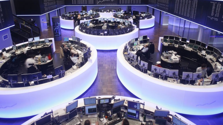 Στα “κόκκινα” τα ευρωπαϊκά χρηματιστήρια