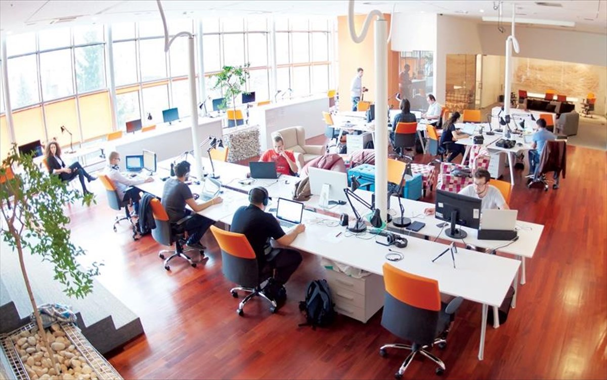 Ποιες ελληνικές εταιρείες θα εφαρμόσουν 4ήμερη εργασία το καλοκαίρι