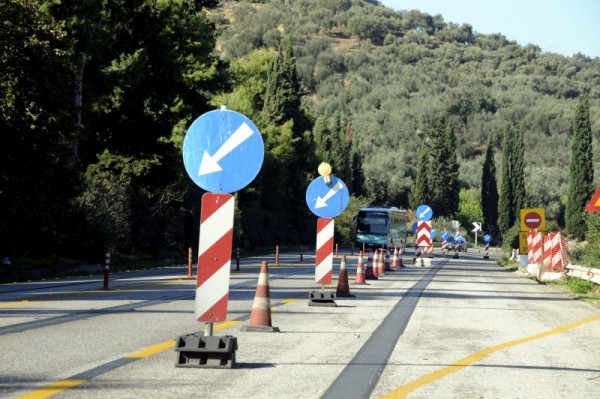 Ολυμπία Οδός: Ασφαλτικές εργασίες στον κόμβο Ξυλοκάστρου
