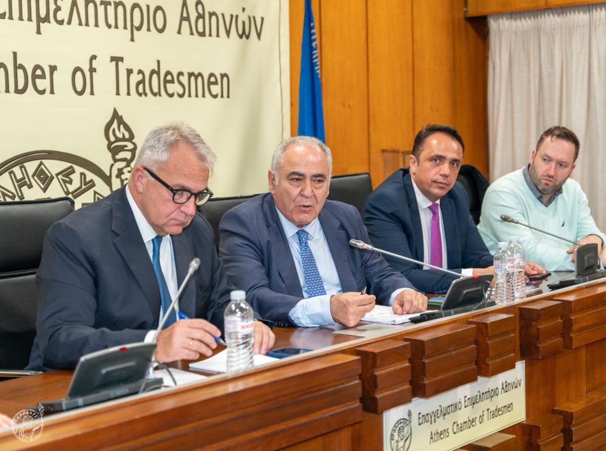 Ο Μ. Βορίδης στο ΔΣ του ΕΕΑ: Τι είπε για 13ο-14ο μισθό, για περαιτέρω μειώσεις τραπεζικών χρεώσεων, για στήριξη του επιχειρείν