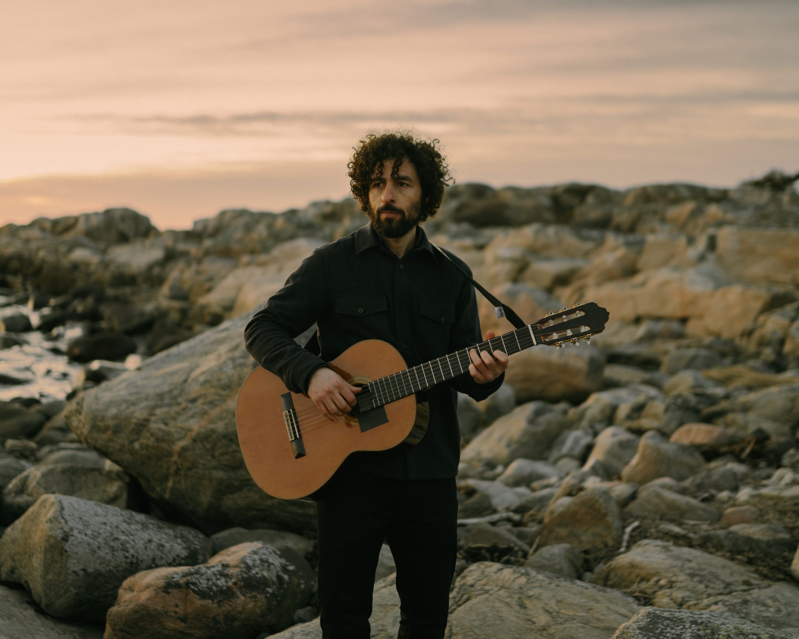 Cosmos – José González: O Σουηδός καλλιτέχνης της indie-folk μουσικής για μία μόνο βραδιά στην Αίθουσα Σταύρος Νιάρχος του ΚΠΙΣΝ