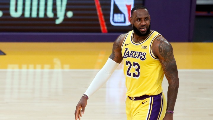 Ο ΛεΜπρόν Τζέιμς συνεχίζει τα ρεκόρ