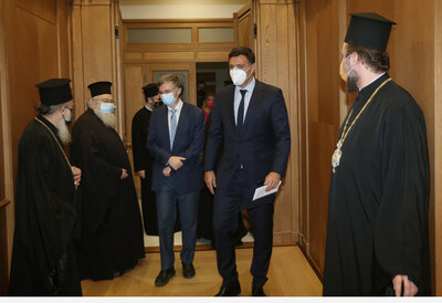 Κικίλιας-Τσιόδρας: Ενημέρωση της Ιεράς Συνόδου για την αναγκαιότητα του εμβολιασμού