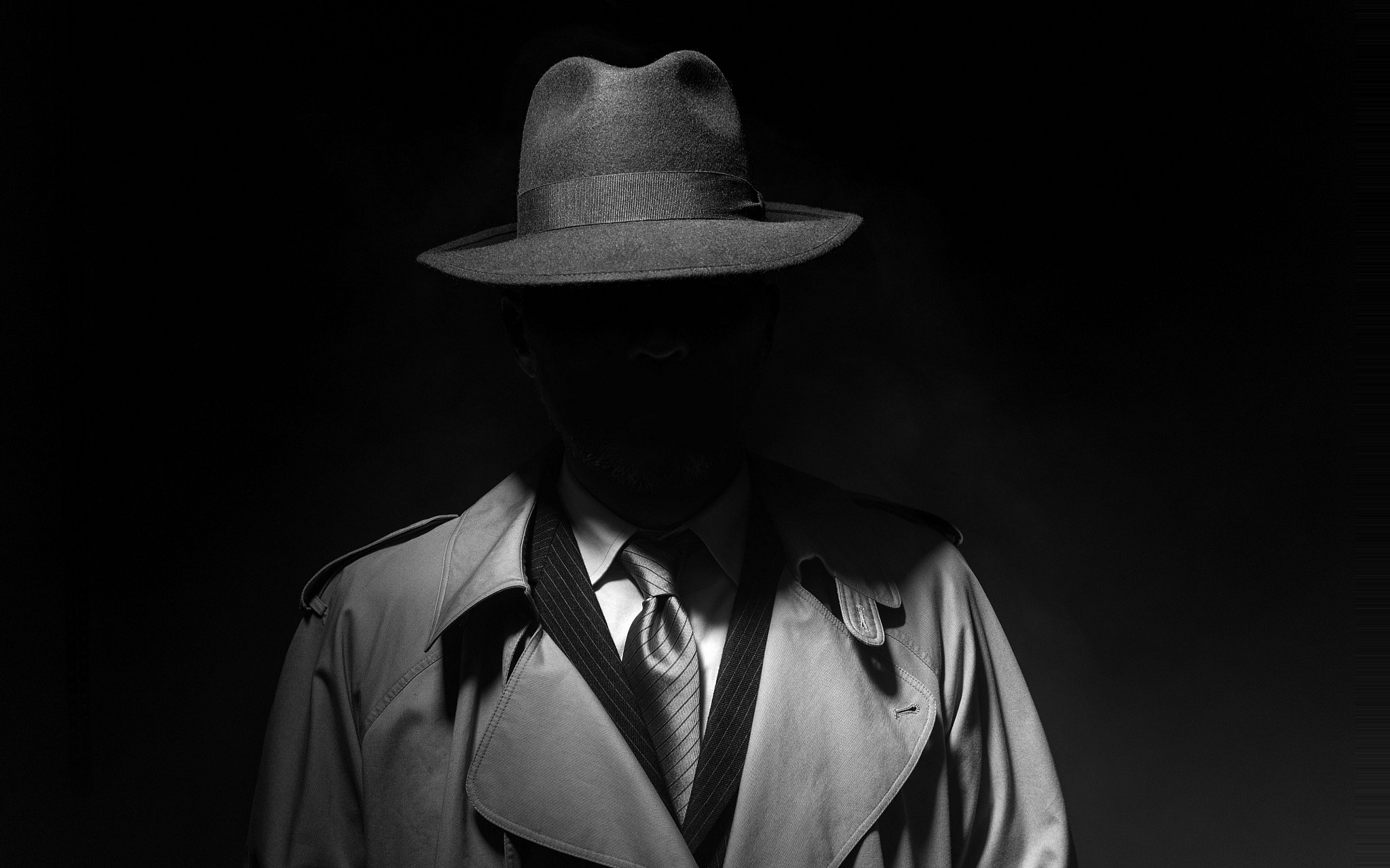 Κάποια συστήματα, υπόγεια, παρακρατικά και βρώμικα, «σκαλίζουν» 2 ανοιχτές υποθέσεις, εκ των οποίων η μία στην Κύπρο και η άλλη πέραν του Ατλαντικού!!!