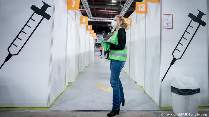 Eurogroup: Όλα θα κριθούν από τα εμβόλια