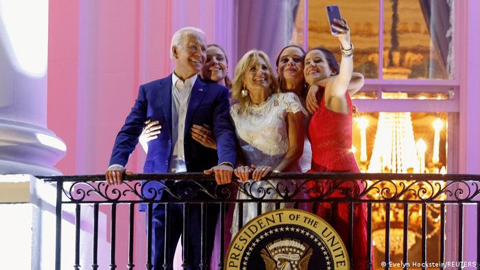 Μπάιντεν: Εμβολιασμός, η πιο πατριωτική πράξη