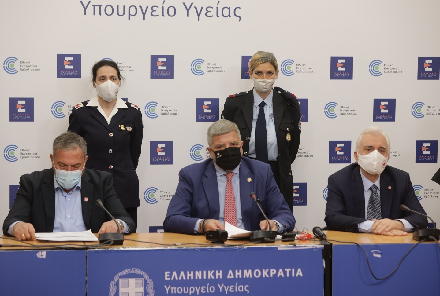 Εθελοντικές αιμοδοσίες και δράσεις συλλογής τροφίμων για τον ουκρανικό λαό