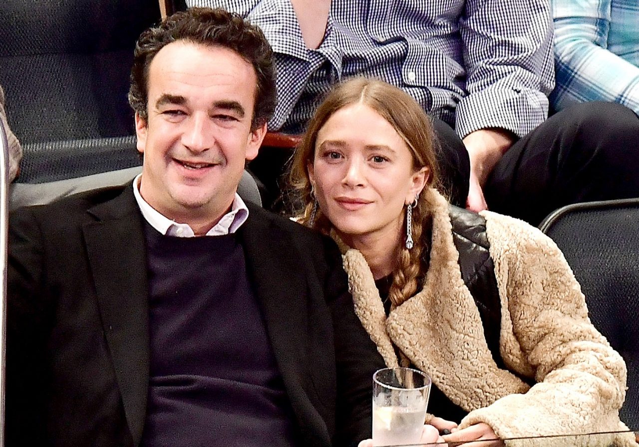 Σφίγγει ο κλοιός για την αγοραπωλησία ακινήτου σε ιερό νησί, μεταξύ του Ολιβιέ Σαρκοζί και της συζύγου προβεβλημένου υπουργού!