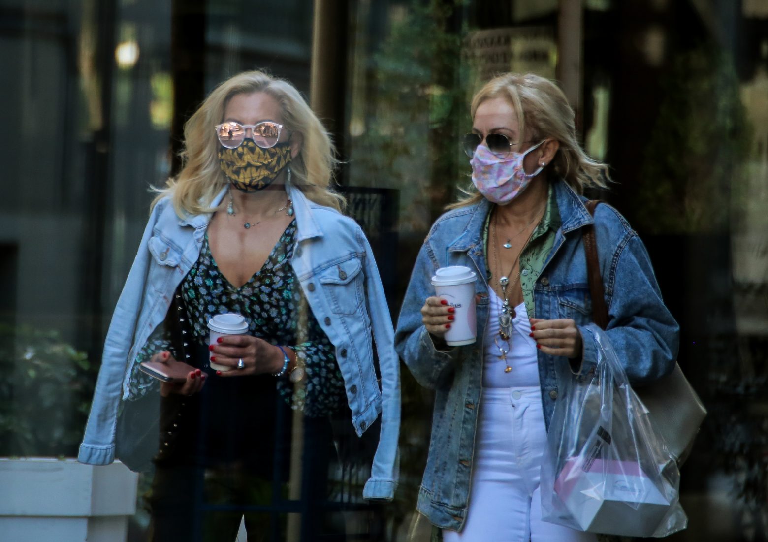 Κορωνοϊός: Σήμερα οι αποφάσεις για τις μάσκες σε εσωτερικούς χώρους