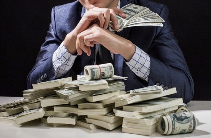 Bloomberg: Πόσα τρισ. δολάρια έχασαν οι μεγιστάνες του πλανήτη σε έξι μήνες