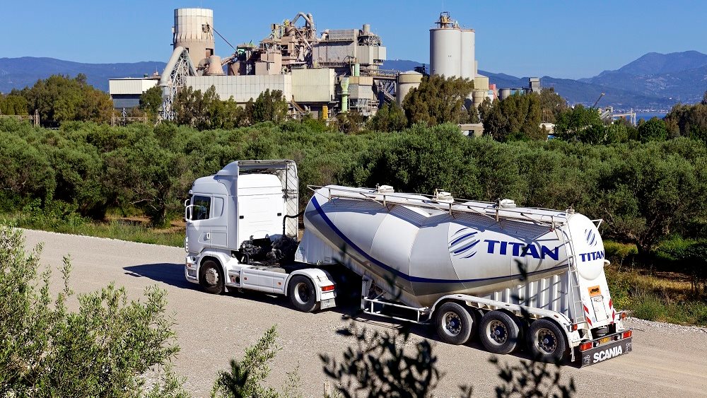 Στους δείκτες της FTSE η μετοχή της Titan