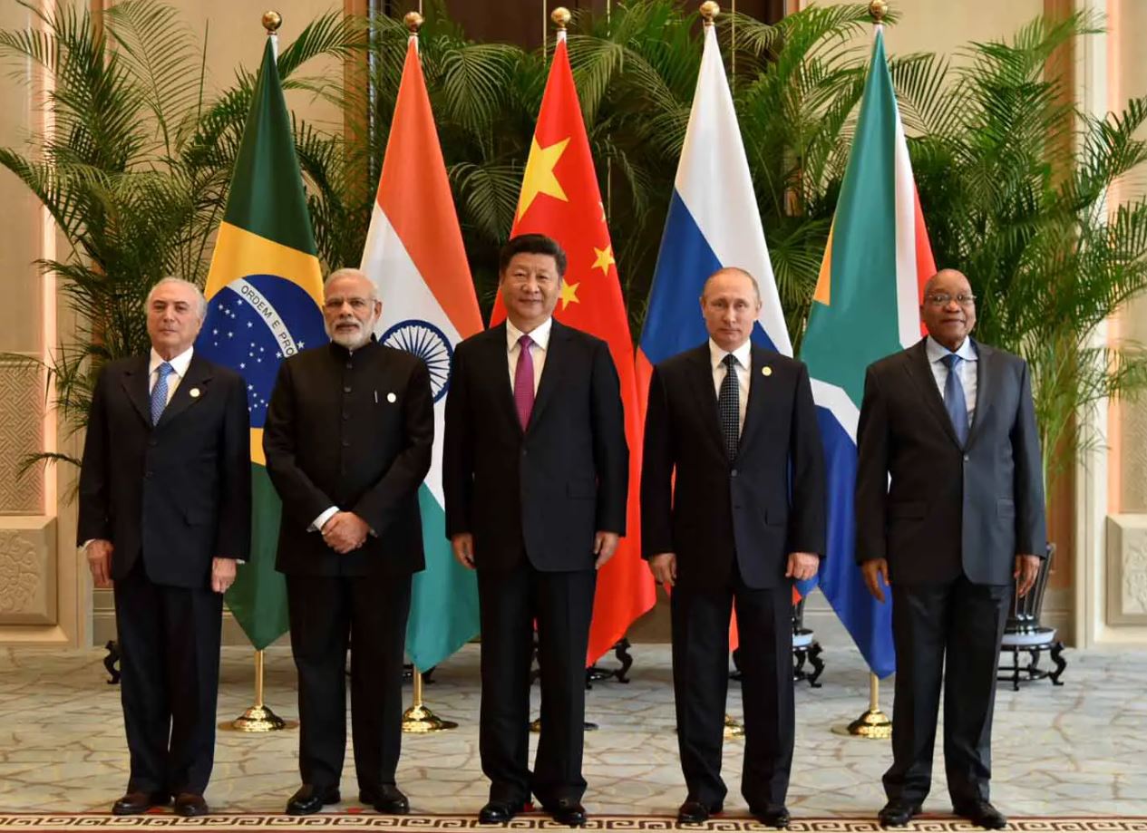 Ρωσία και BRICS κερδίζουν τον οικονομικό πόλεμο… πέρα από το ουκρανικό μέτωπο