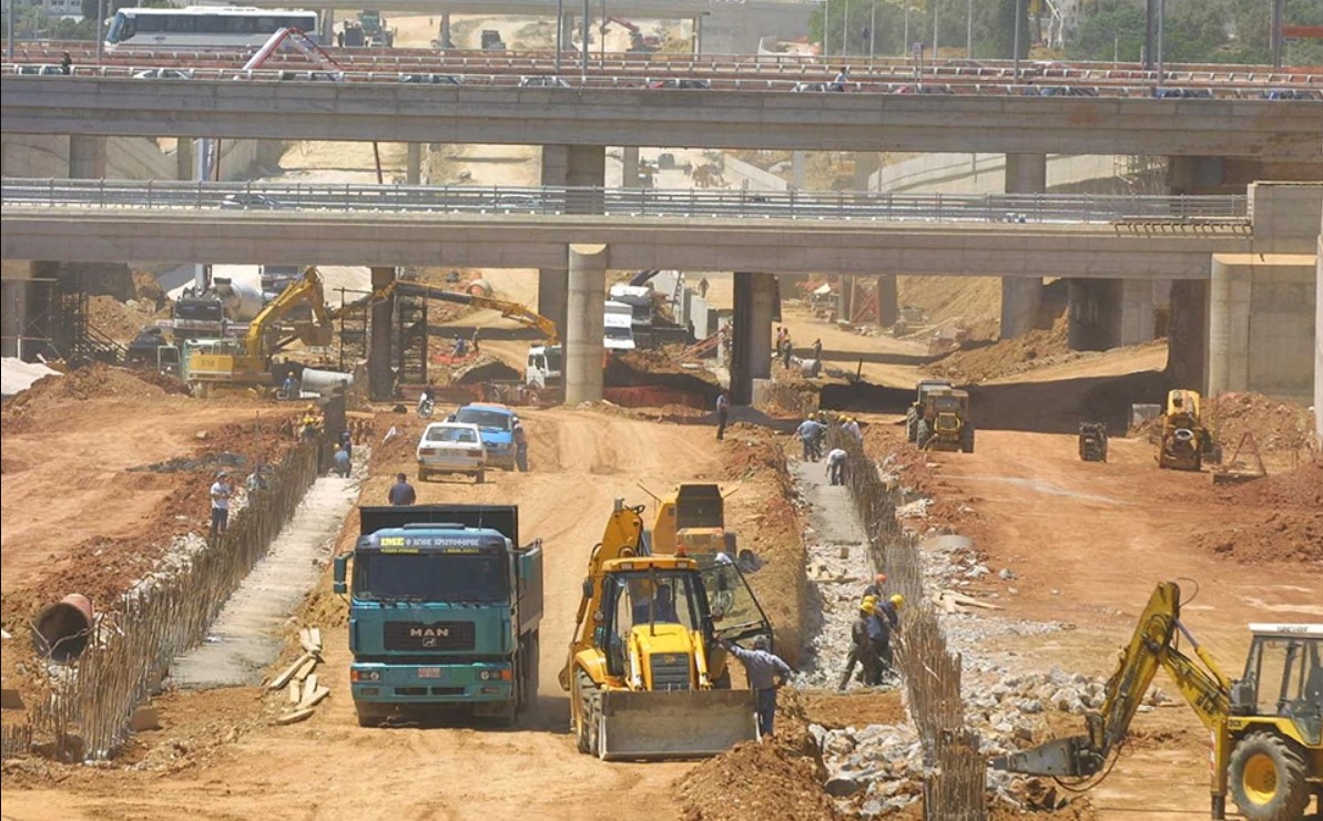 «Πιο χαμηλά, πιο χαμηλά, πιο χαμηλά»: Σαν το γνωστό τραγούδι της Άντζυς Σαμίου οι εκπτώσεις στα δημόσια έργα!