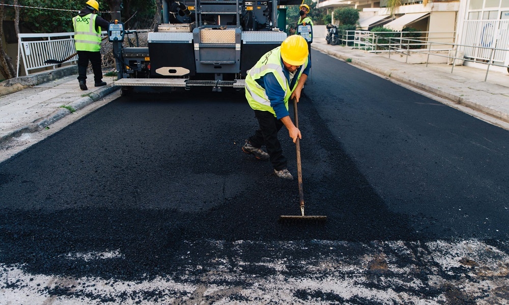 Περιφέρεια Αττικής: 5 εκατ. ευρώ για ασφαλτοστρώσεις στην Αθήνα
