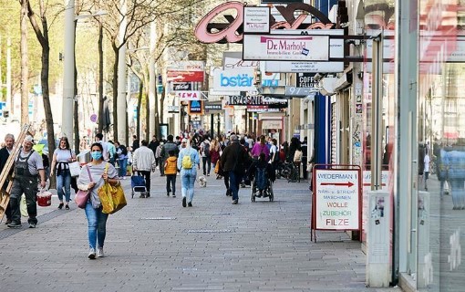 Covid-19: Ευρωπαϊκές χώρες χαλαρώνουν τα περιοριστικά μέτρα
