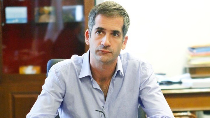 Ο Μπακογιάννης και η «ματωμένη τηλεθέαση» του ΣΚΑΪ