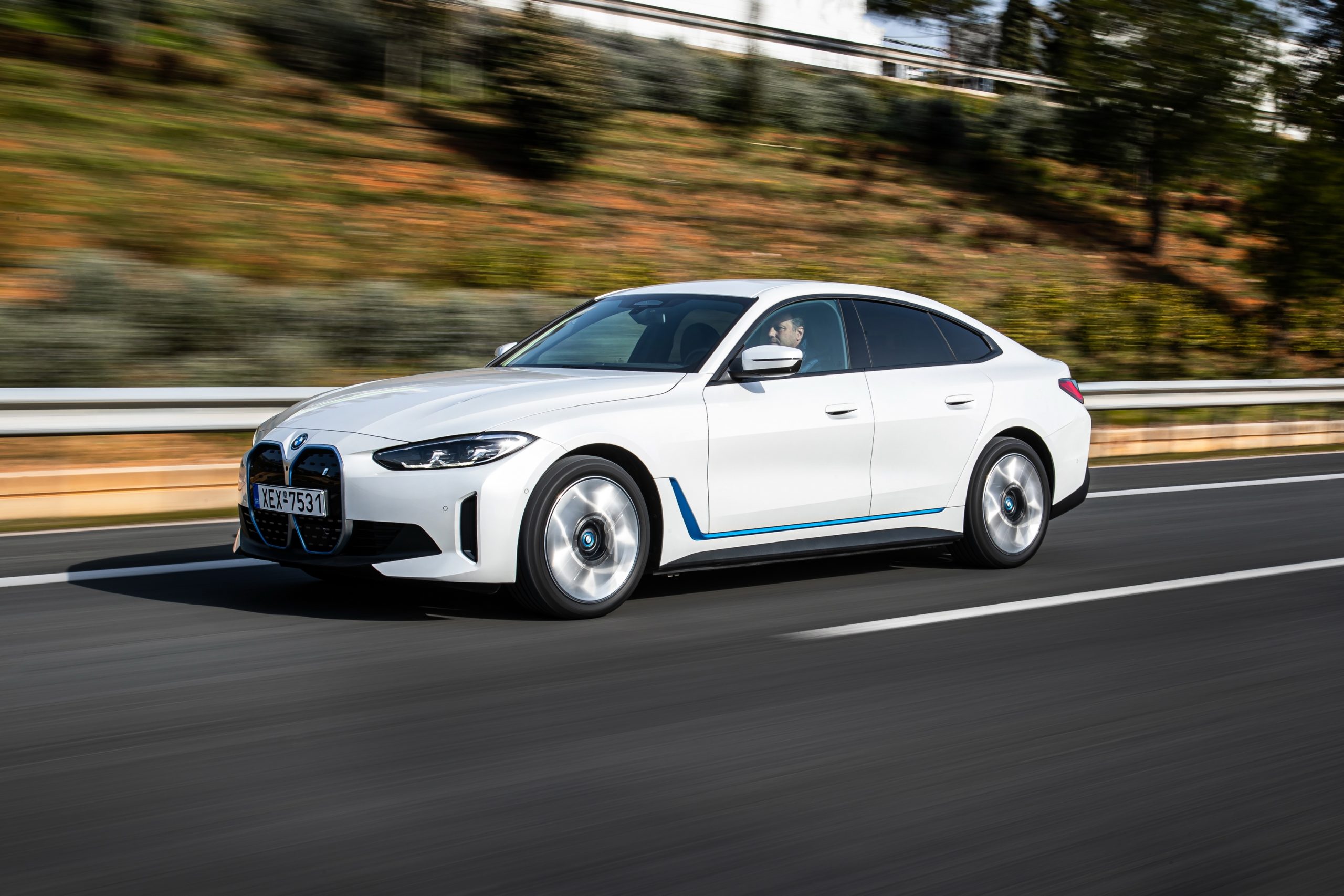 BMW i4 eDrive 40 και i4 M50: Πολύ ισχυρές και ηλεκτρικές