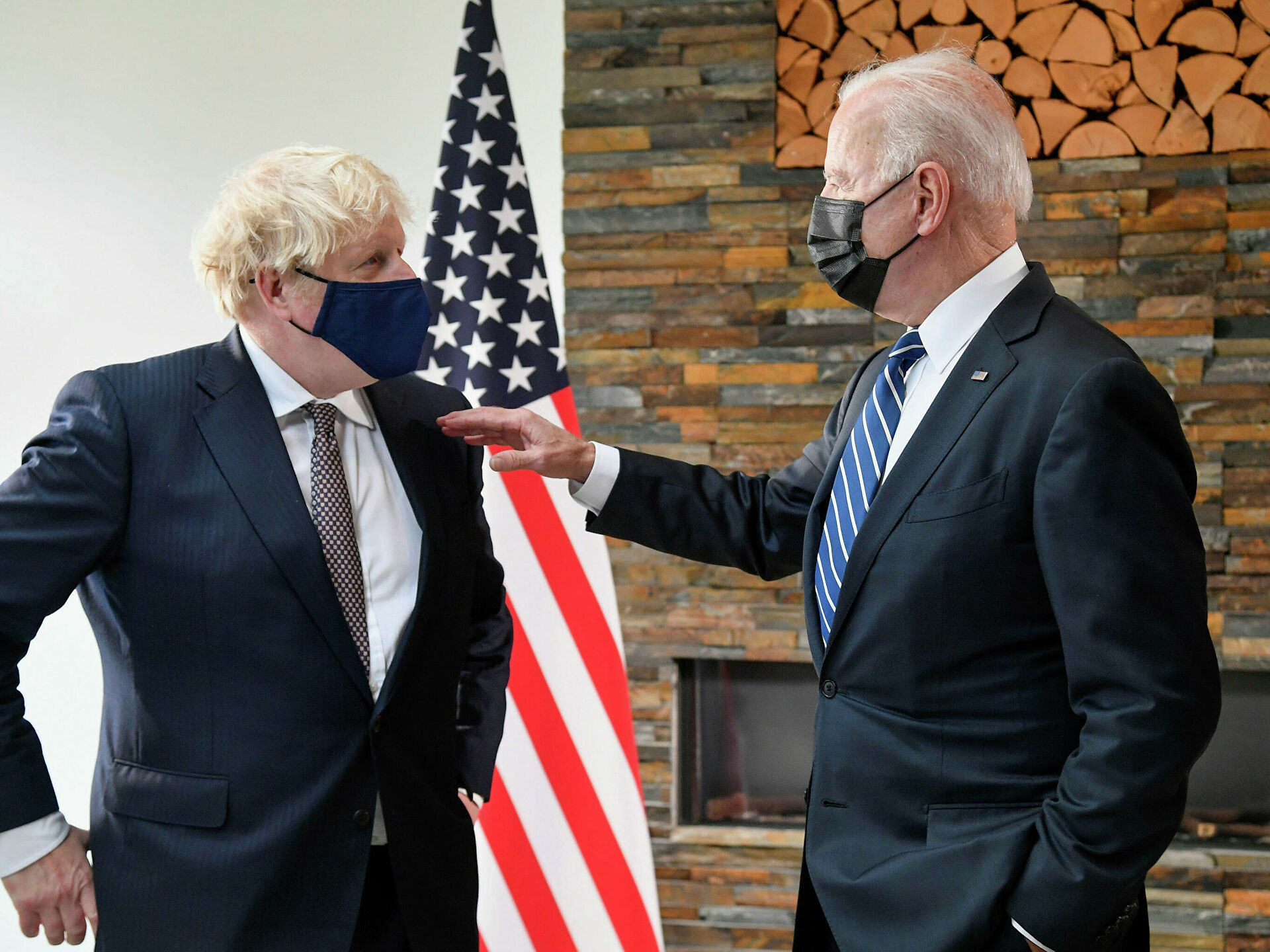 Συζήτηση Μπάιντεν – Τζόνσον για το σχέδιο εκκένωσης του Αφγανιστάν