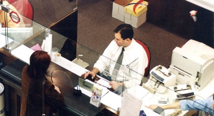 Τράπεζες: Στις εθελούσιες οι τραπεζοϋπάλληλοι αναστενάζουν!