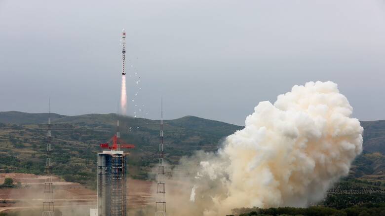 Η Κίνα στέλνει μήνυμα στη SpaceX με νέο πύραυλο και δορυφόρους