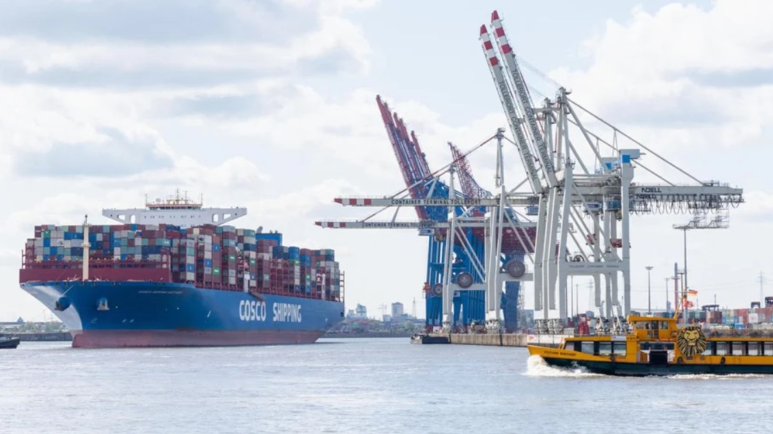 “Απόβαση” των Κινέζων (και) στο λιμάνι του Αμβούργου – Συμβιβασμός για συμμετοχή της Cosco με 24,9%