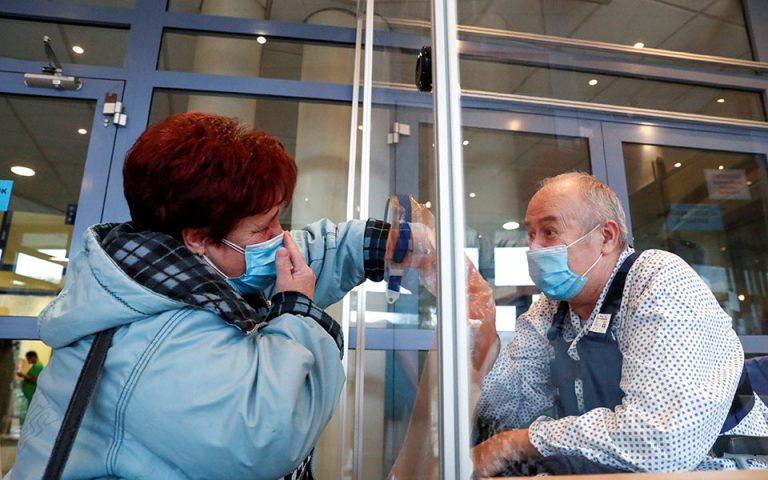 COVID19: 698 κρούσματα και 26 θάνατοι το τελευταίο 24ωρο