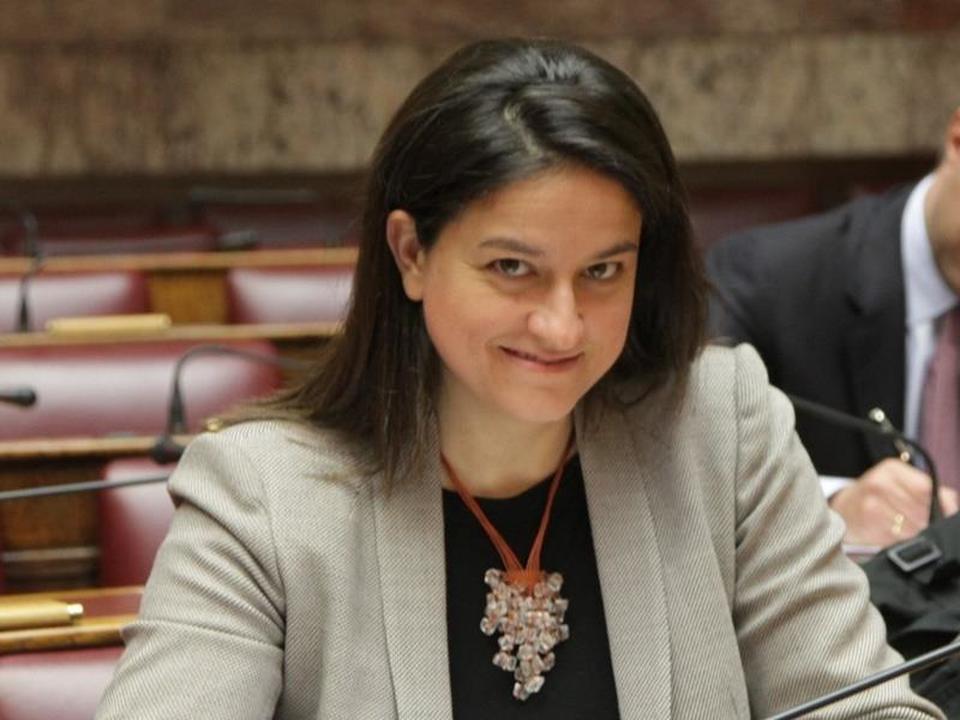 Φήμες ότι η Νίκη Κεραμέως εποφθαλμιά τη θέση του Ν. Δένδια!