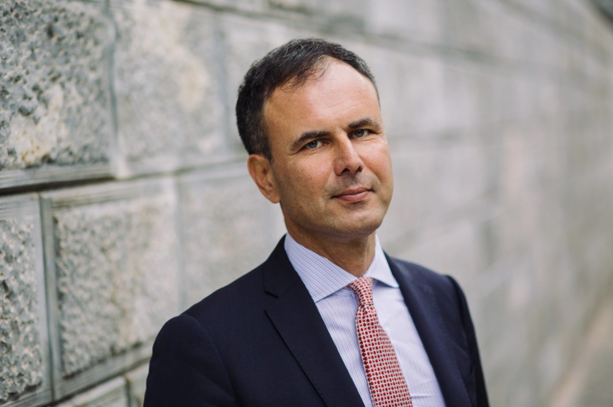 Ο Πατέλης, ο Λινάτσας, η Attica bank και το …κακό συναπάντημα – Ψάχνουν, λέει, για νέο ιδιώτη επενδυτή που θα μπει στην αύξηση – Το νταραβέρι και οι μόνιμες υψηλές αμοιβές!