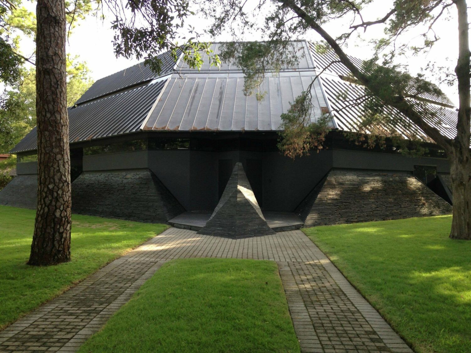 Μια “διαφορετική” κατοικία στο σφυρί από τον οίκο Sotheby’s