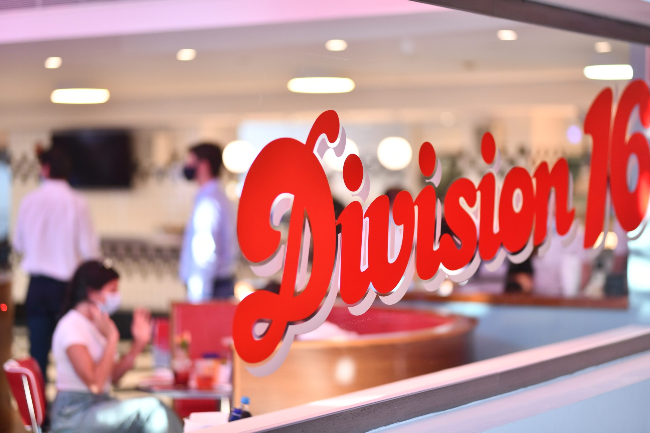 H Costa Navarino παρουσιάζει το Division