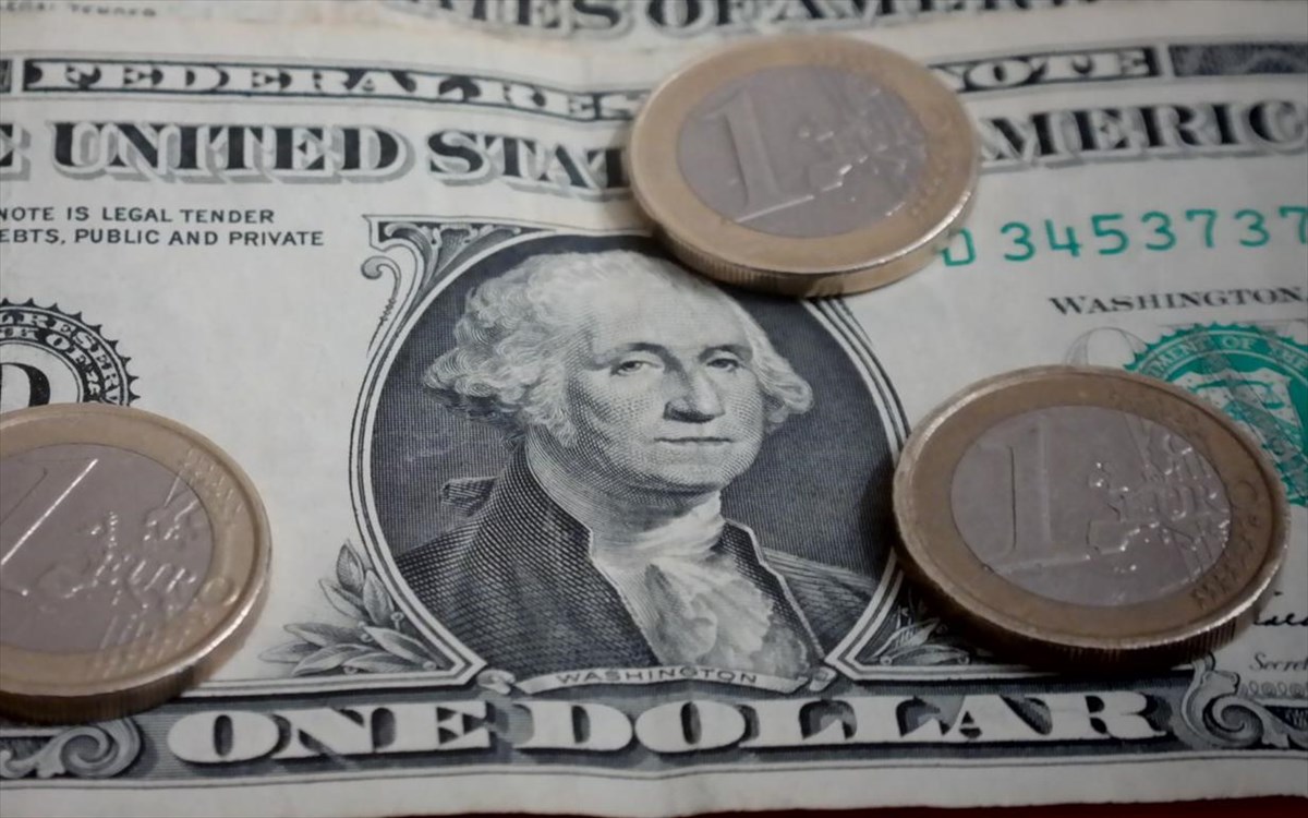 Το «Σφυροκόπημα» Του Δολαρίου: Πώς Το Smart Money Σορτάρει Τις Αναδυόμενες Αγορές