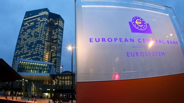 ΕΚΤ: Χρέος και φούσκες στα ακίνητα απειλούν την Ευρωζώνη