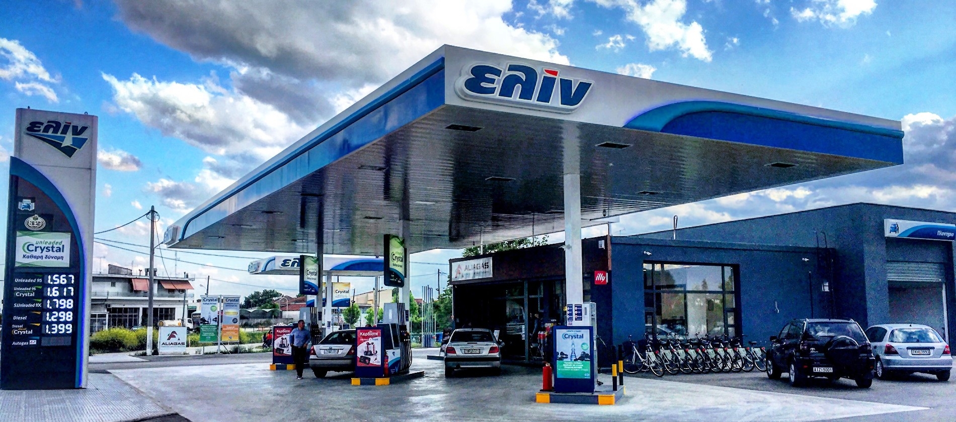 ΔΕΗ-ΕΛΙΝΟΪΛ: Συνεργασία για προώθηση υπηρεσιών ηλεκτροκίνησης