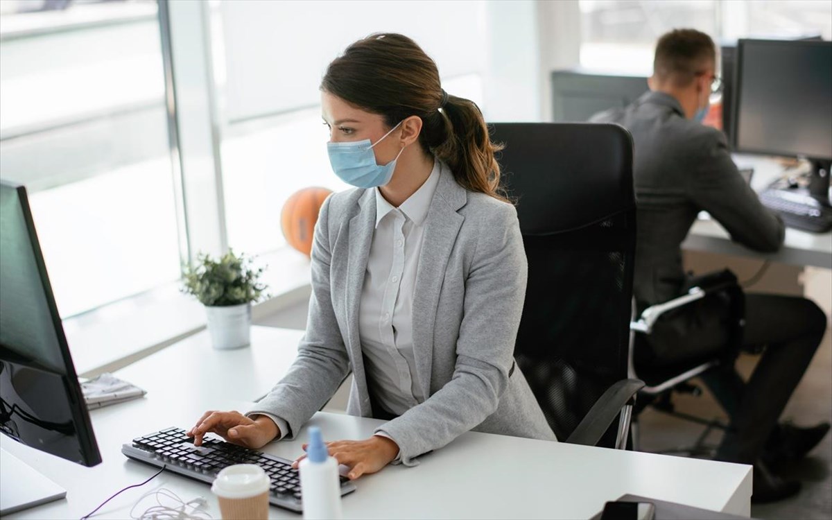 EY: Οι ελληνικές επιχειρήσεις «βλέπουν» την κρίση ως ευκαιρία