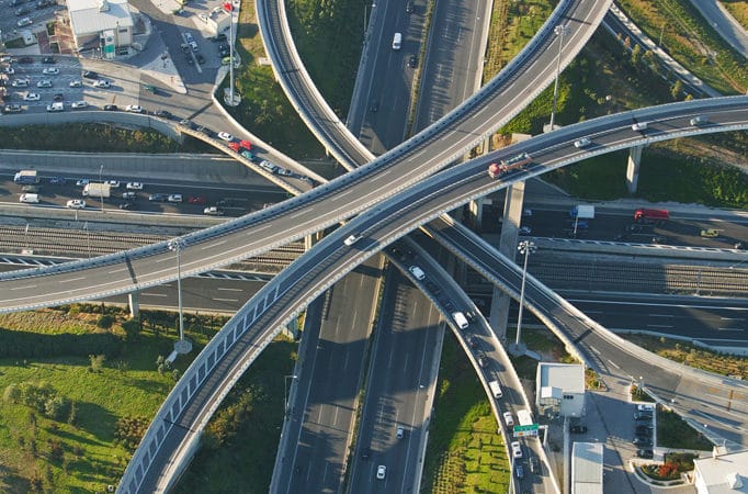 Θέλουν να εκποιήσουν την «Αττική οδό» τσάμπα!