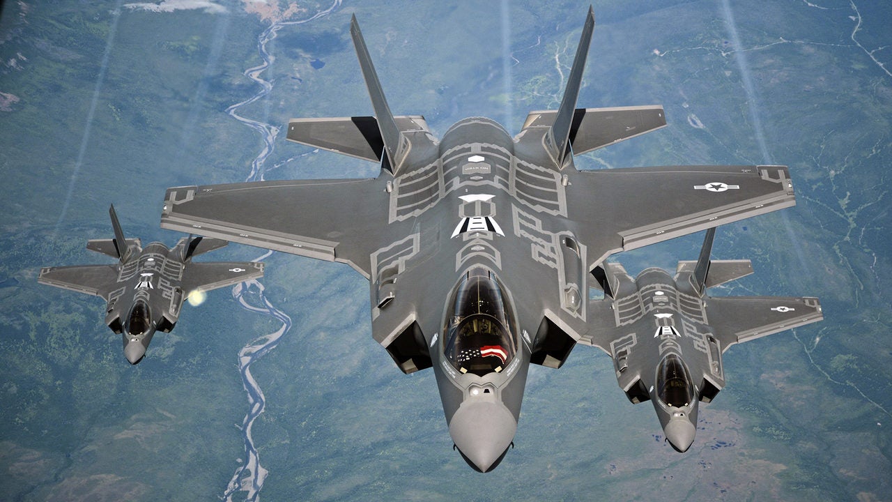 Συντριβή μαχητικού F-35 στη βάση Μίραμαρ – Ο πιλότος εκτινάχθηκε εγκαίρως