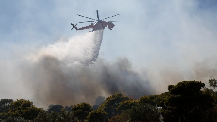 Φωτιά στη Δυτική Αττική – Πάνω από 134.000 καμένα στρέμματα – Βελτιωμένη η εικόνα μετά από 5 μέρες