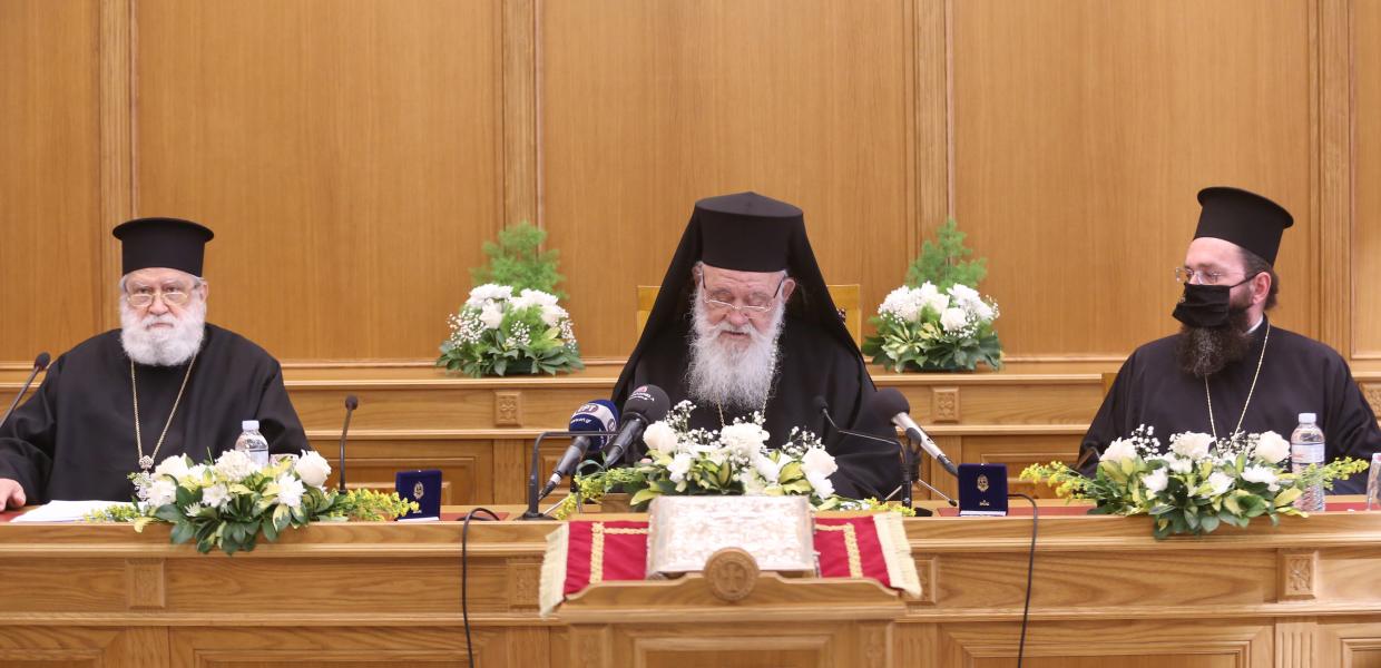 Με ποια υπουργό είναι έξαλλος ο Ιερώνυμος;