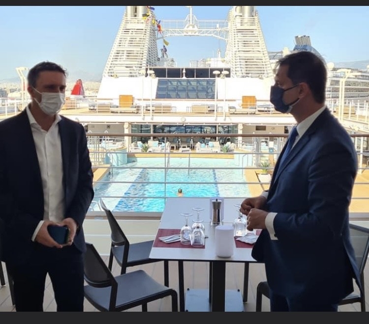 Oνοματοδοσία κρουαζιερόπλοιου στον Πειραιά